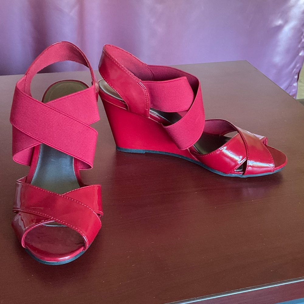 NIB Red patent wedge sandals size 7